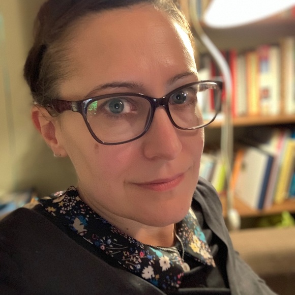 Meet your Posher, Laureen - Picture 1 of 1